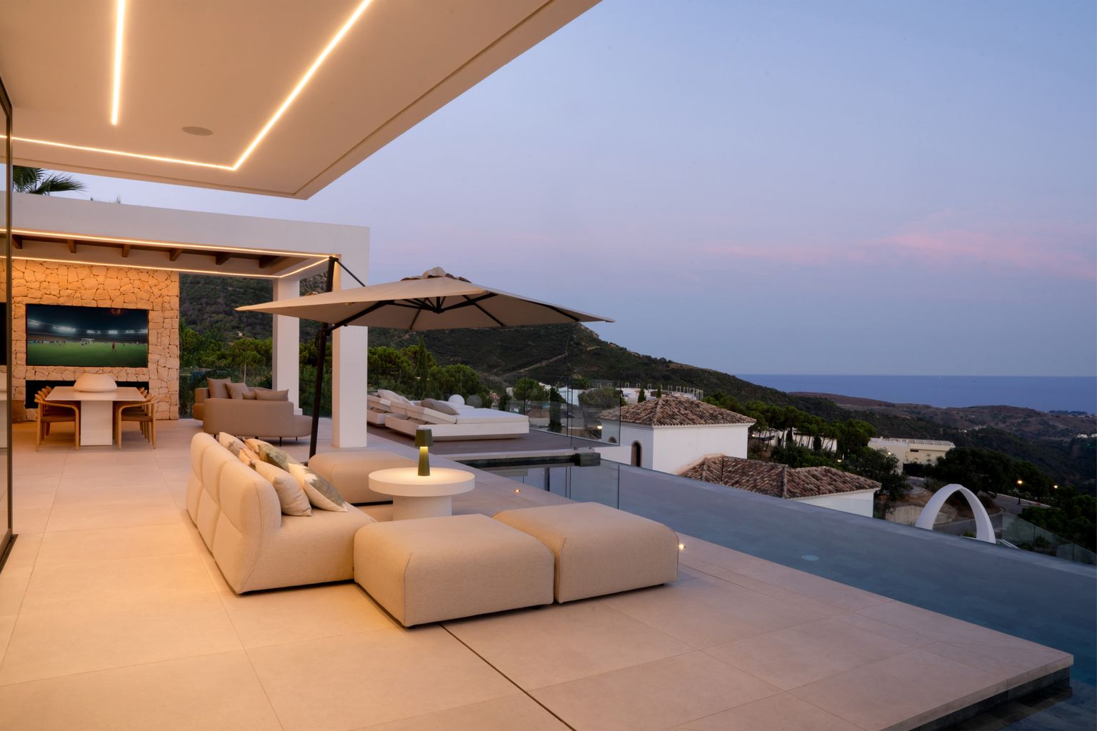 Architectural Masterpiece with Panoramic Views in Monte Mayor, Benahavís