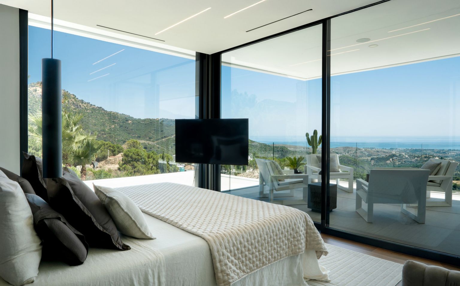 Architectural Masterpiece with Panoramic Views in Monte Mayor, Benahavís