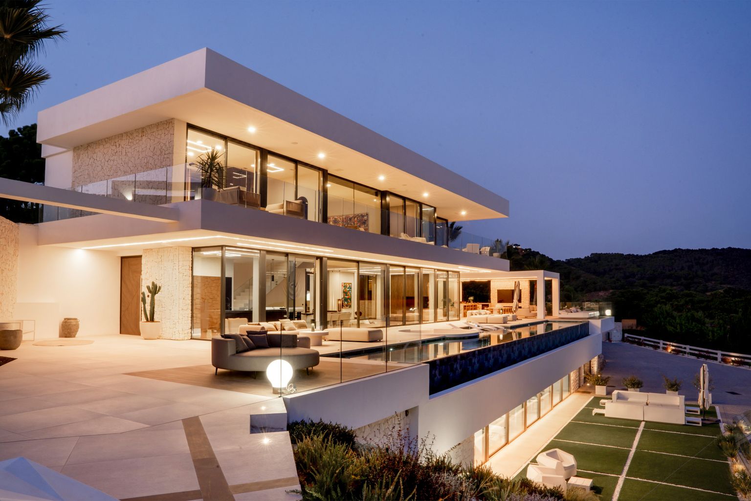 Architectural Masterpiece with Panoramic Views in Monte Mayor, Benahavís