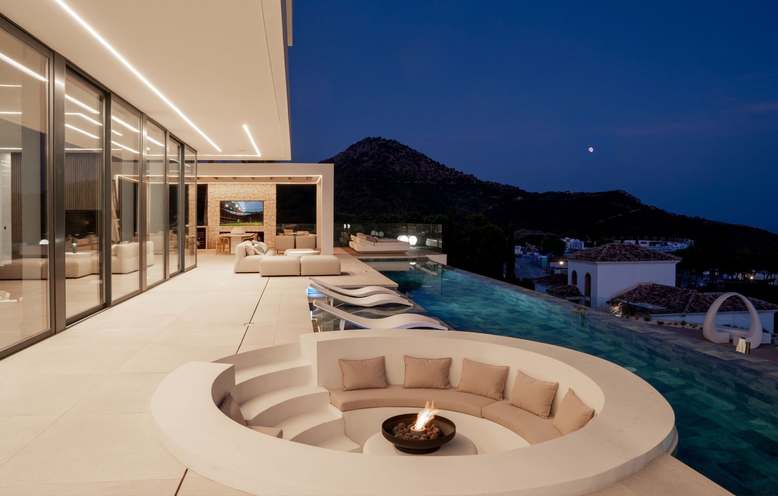 Architectural Masterpiece with Panoramic Views in Monte Mayor, Benahavís