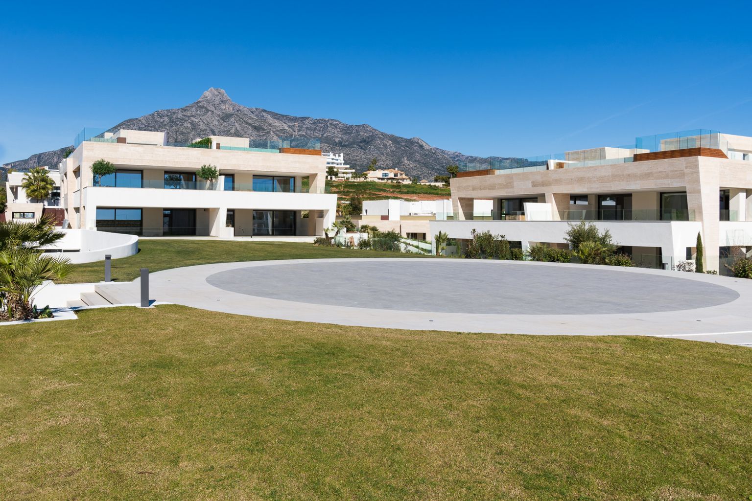 Stunning 4-Bedroom Ground Floor Apartment in Epic Phase