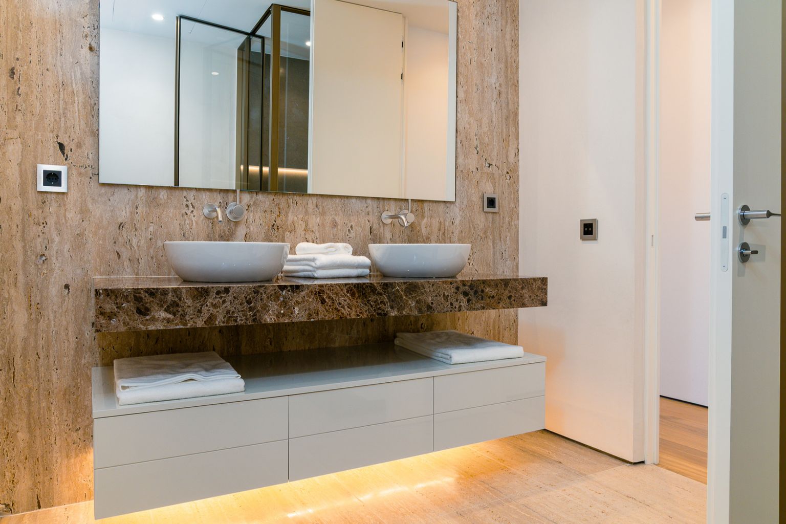 Stunning 4-Bedroom Ground Floor Apartment in Epic Phase