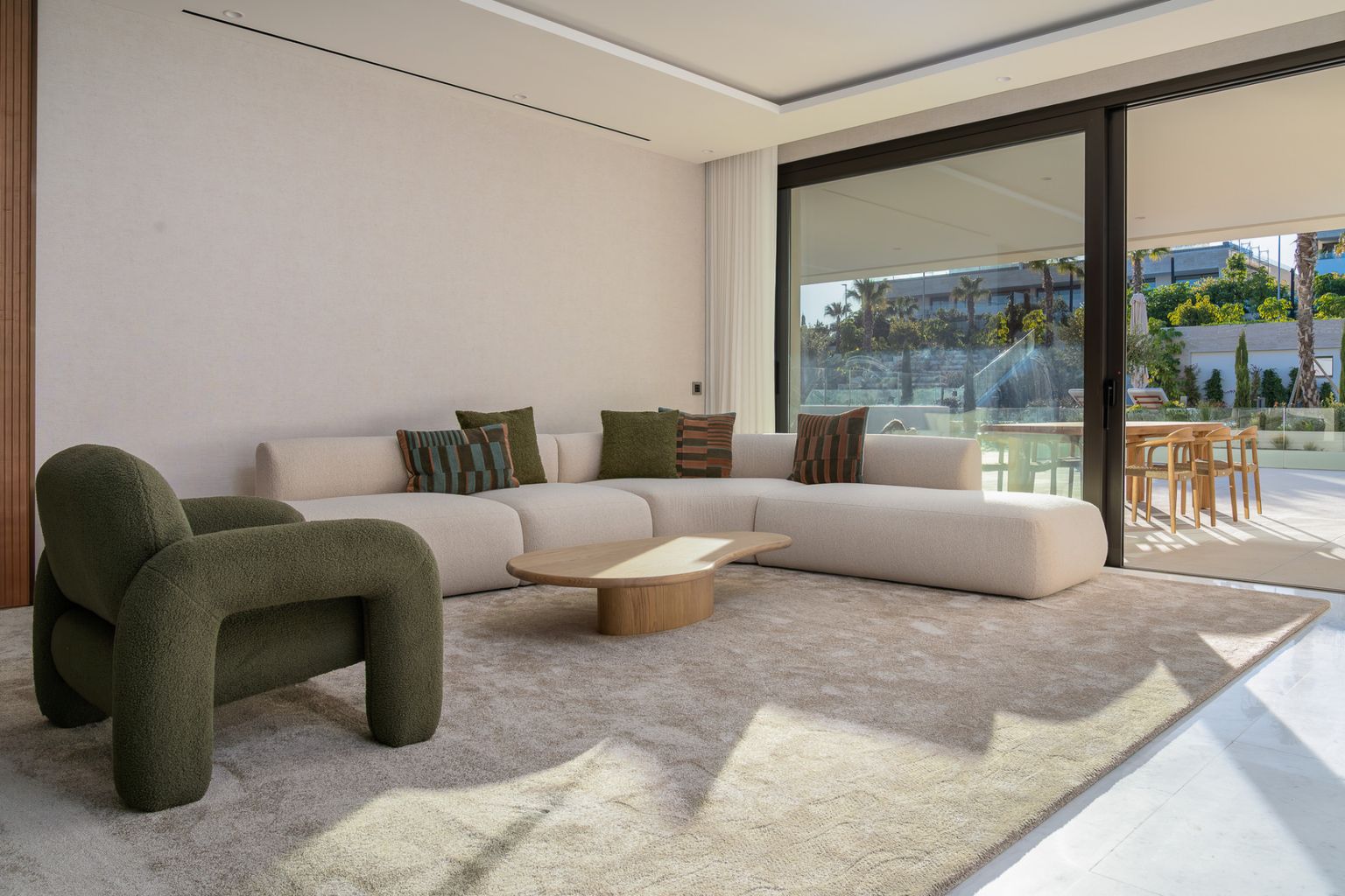 Stunning 4-Bedroom Ground Floor Apartment in Epic Phase