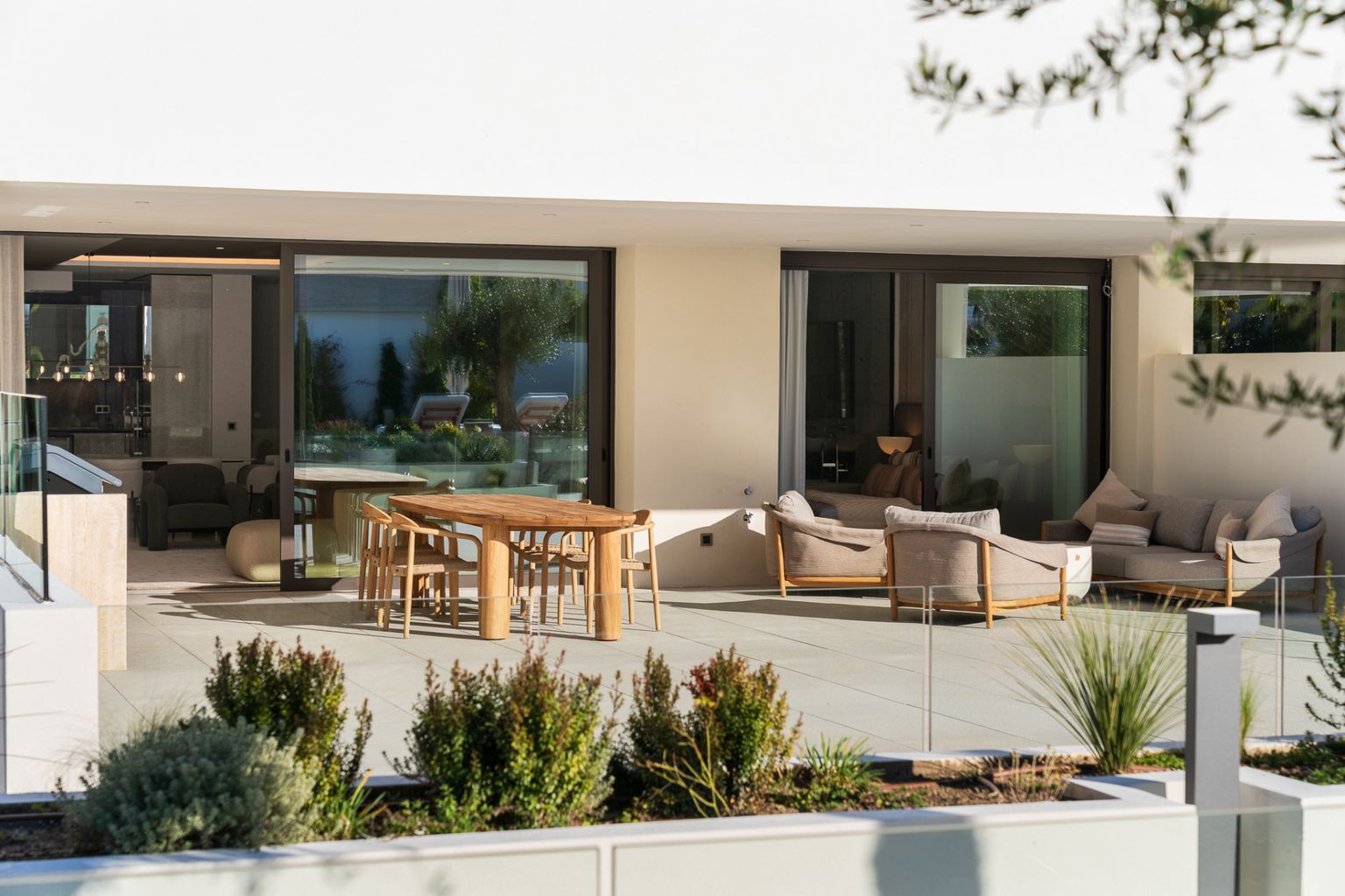 Stunning 4-Bedroom Ground Floor Apartment in Epic Phase