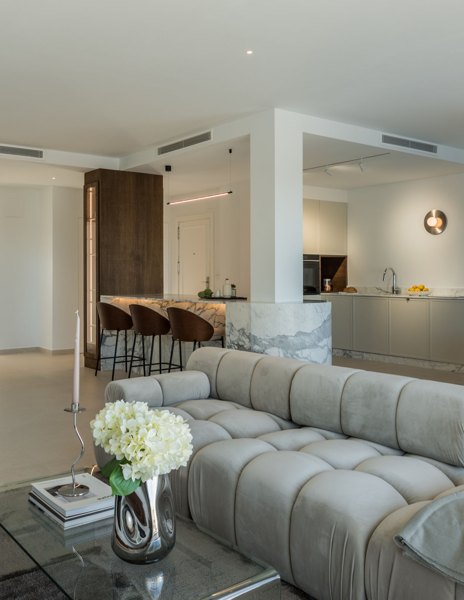 Duplex penthouse with panoramic sea views in Nueva Andalucía