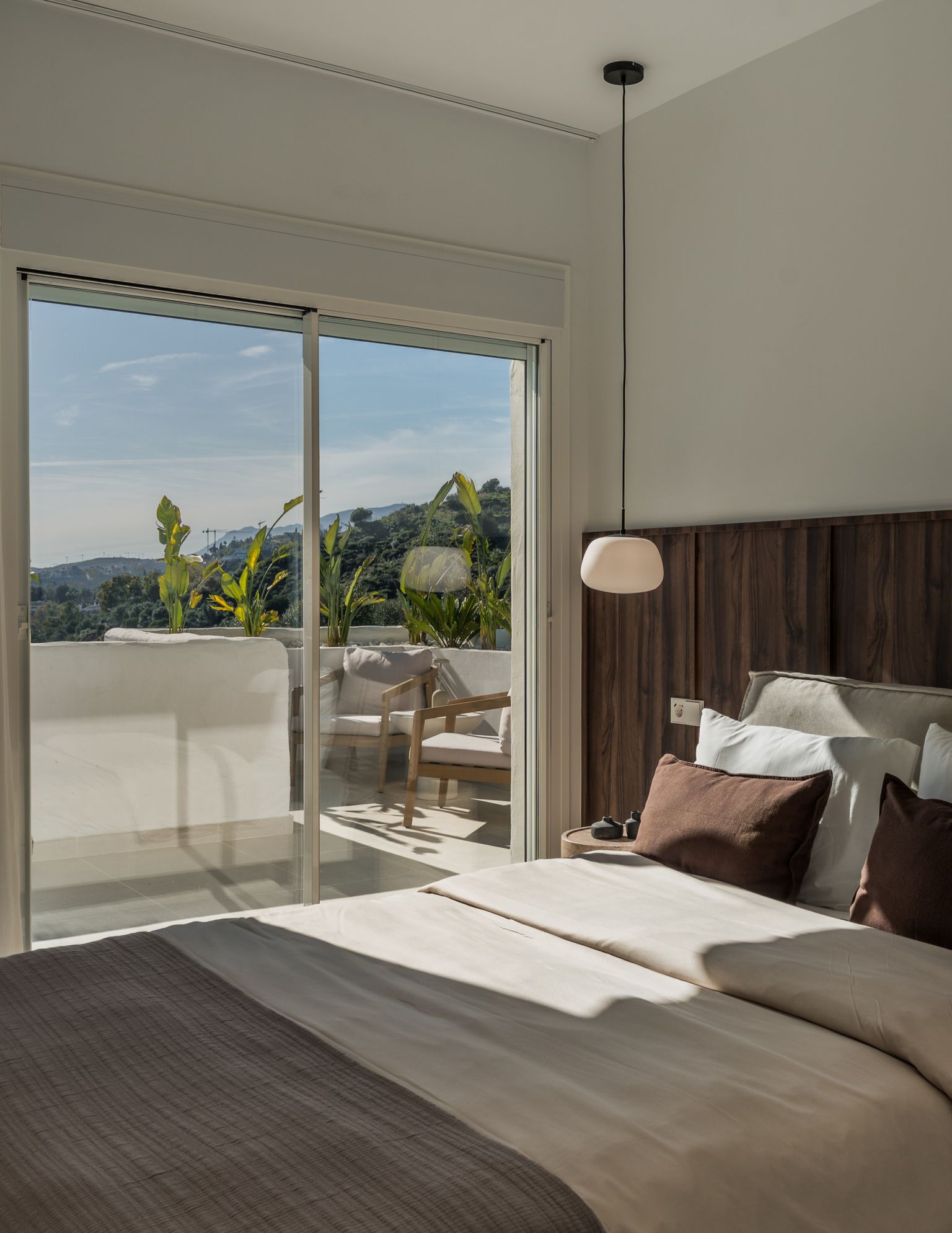 Duplex penthouse with panoramic sea views in Nueva Andalucía