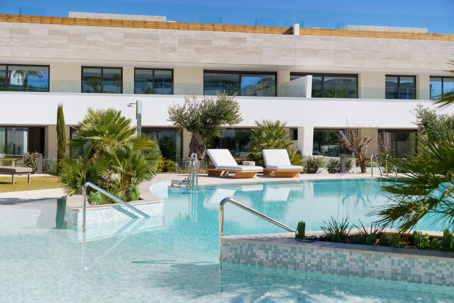 Thinking about buying or selling in Marbella? Let’s have a conversation