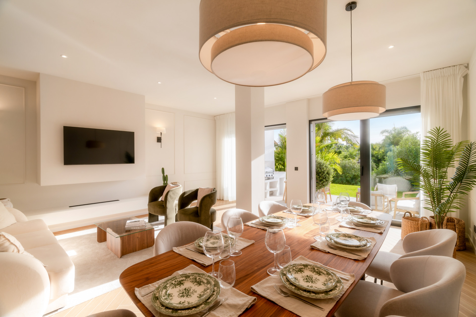 Renovated 4-Bedroom Townhouse in Nueva Andalucia